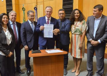 Governador participa da posse de nova diretoria da Associação das Câmaras de Vereadores do ES