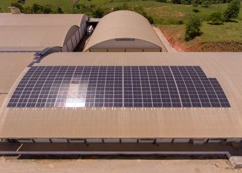 Sicoob e Coopeavi vão abastecer suas unidades com energia solar