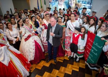 Comunidade italiana recebe homenagem no Palácio Anchieta