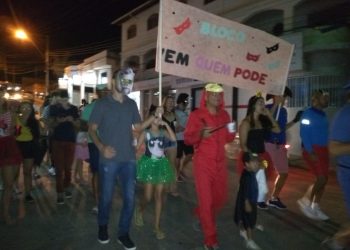 Carnaval: Bloco “Vem quem pode” desfila em Vila Valério