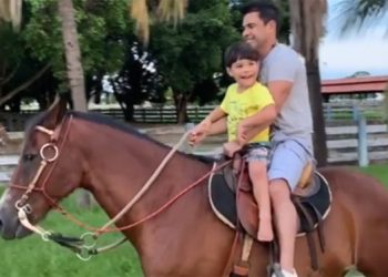 Longe da folia, Zezé di Camargo curte o feriadão em fazenda no ES
