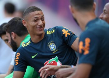 Capixaba Richarlison promove jogo festivo em Nova Venécia