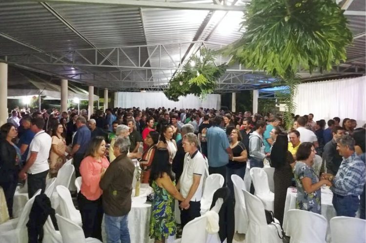 Pastoral Familiar realiza Jantar para Casais em Vila Valério