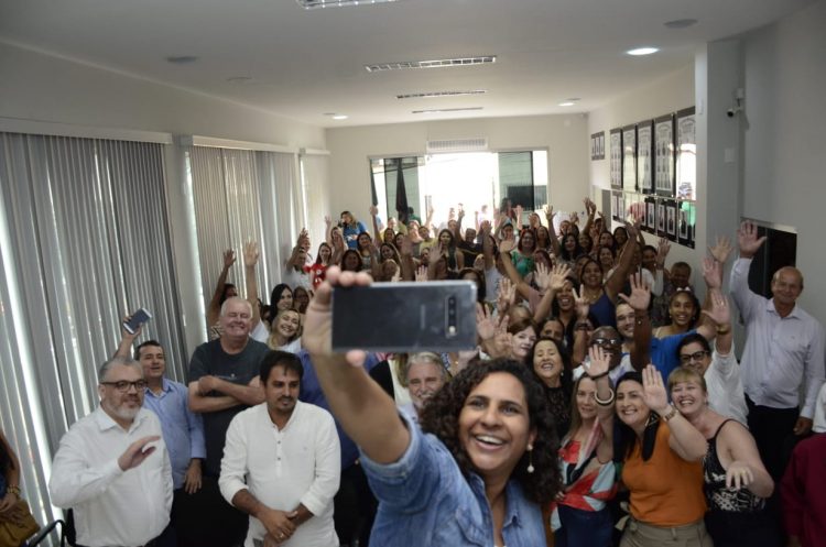 Jaqueline Moraes realiza roda de conversa sobre Agenda Mulher em Vila Valério