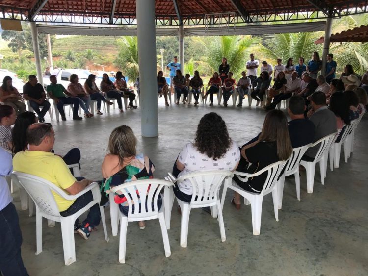 Jaqueline Moraes realiza roda de conversa sobre Agenda Mulher em Vila Valério