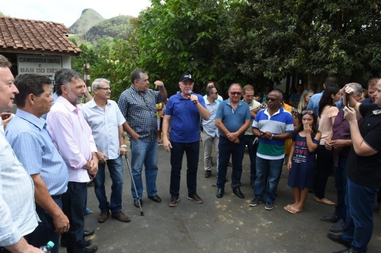 Governo do Estado entrega rodovia e equipamentos agrícolas em Colatina