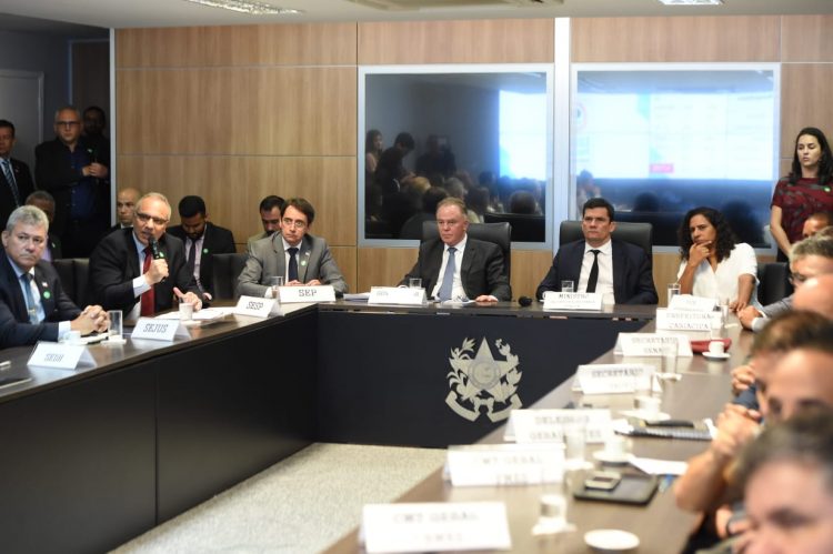 Governador apresenta o programa Estado Presente em Defesa da Vida ao ministro Sérgio Moro