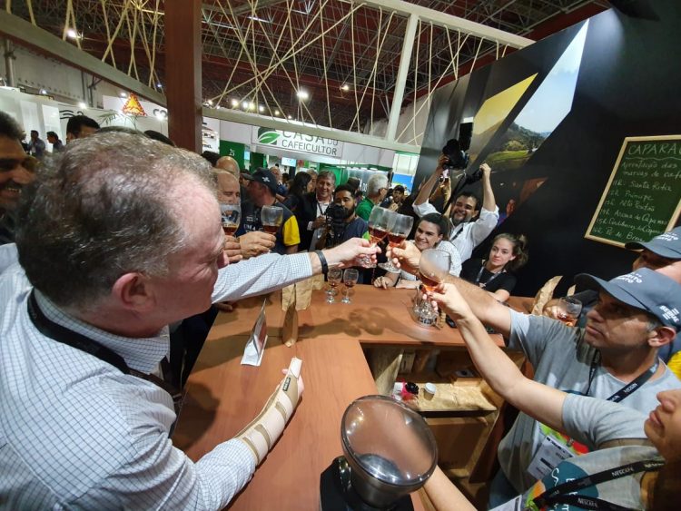 Casagrande participa da Semana Internacional do Café, em Minas Gerais