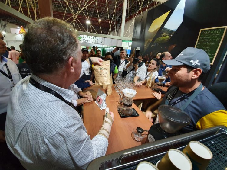 Casagrande participa da Semana Internacional do Café, em Minas Gerais