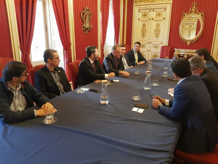 Renato Casagrande se reúne com investidores em Portugal