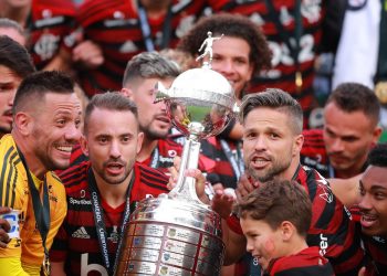 Flamengo é campeão brasileiro e se torna primeiro time desde 1963 a ganhar Nacional e Libertadores no mesmo ano