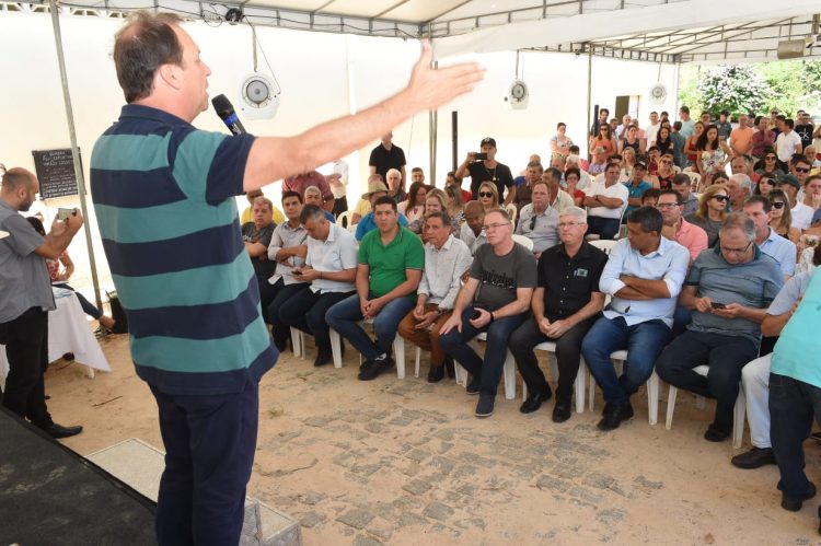 Governador autoriza reinício das obras na Rodovia ES-475 entre Castelo e Vargem Alta