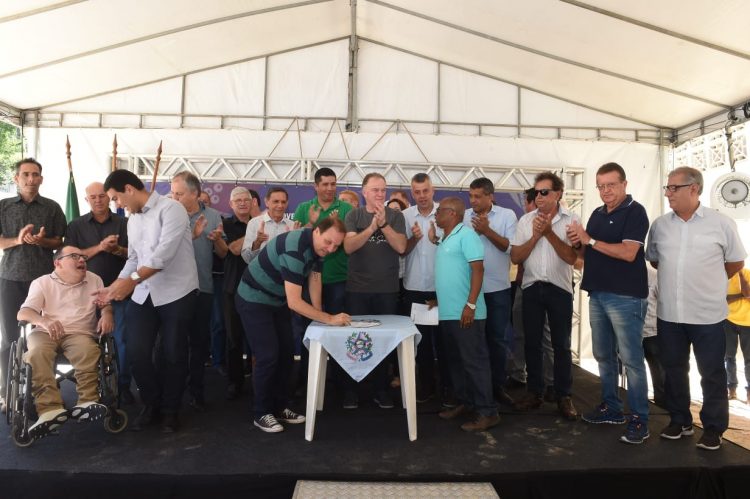 Governador autoriza reinício das obras na Rodovia ES-475 entre Castelo e Vargem Alta