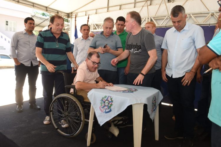 Governador autoriza reinício das obras na Rodovia ES-475 entre Castelo e Vargem Alta