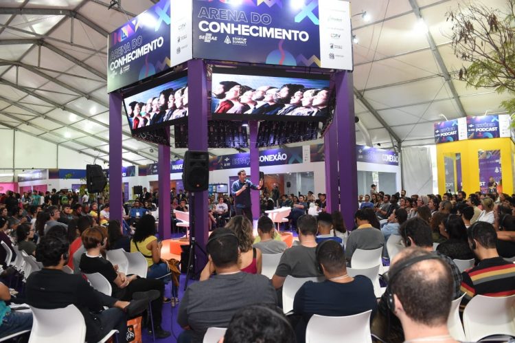 Governador visita evento de inovação e empreendedorismo em Vitória
