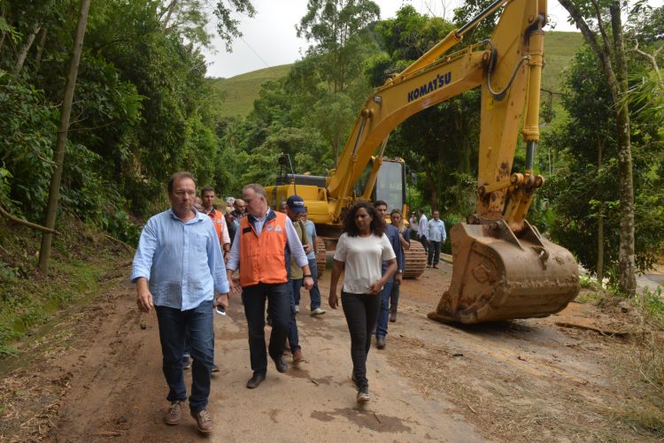 Governador acompanha trabalho de reconstrução das cidades afetadas pelas chuvas