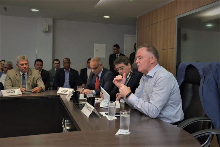 Plano Estadual de Segurança Pública é entregue durante reunião do Programa Estado Presente