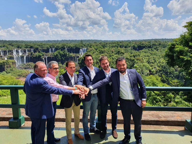 Governador Casagrande participa do sexto encontro do Cosud, no Paraná