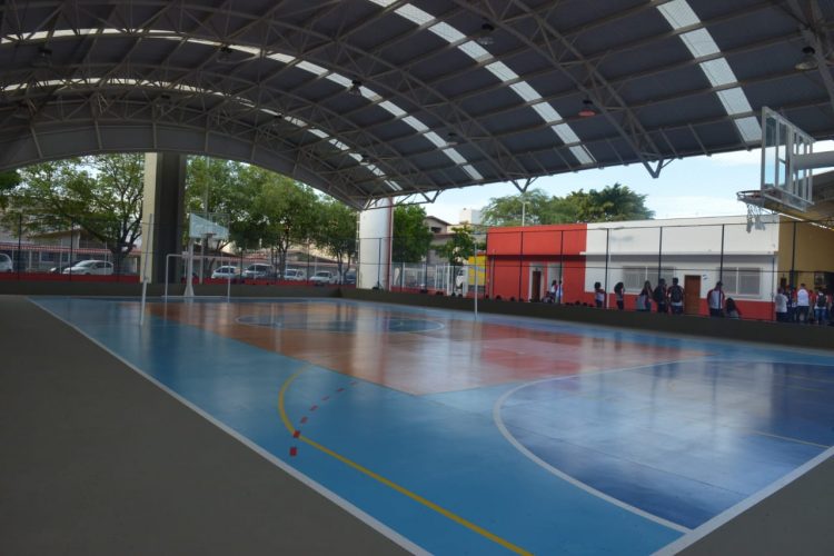 Governo do Estado entrega obra de reconstrução de escola em Guarapari