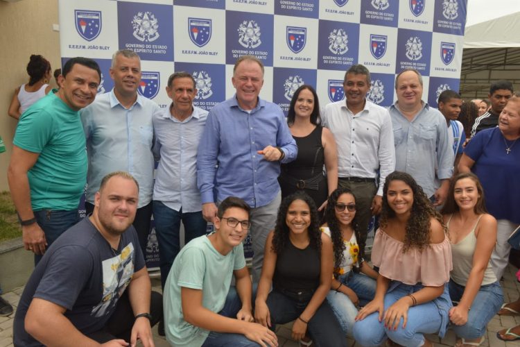 Governo do Estado entrega obra de reforma e ampliação da EEEFM João Bley, em Castelo