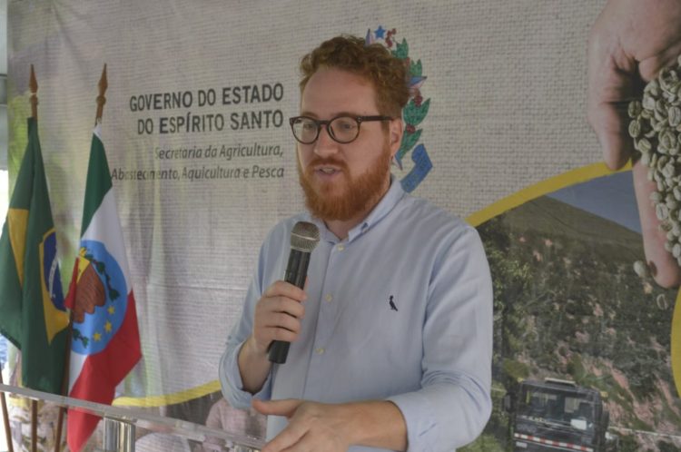 Governador inaugura reforma de creche e autoriza obras em Brejetuba