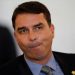 Flávio Bolsonaro destinou R$442 mil a Queiroz e familiares de miliciano