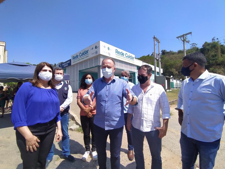 Governador inaugura serviços de Saúde e visita obra de pavimentação no sul do Estado