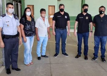 Sesp se reúne com líderes comunitários e moradores de Vila Pavão