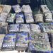 Mochila com pasta base de cocaína é encontrada em praia no ES