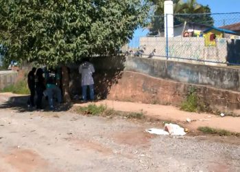 Jovem morre e mulher é baleada durante tiroteio em Vila Velha, ES