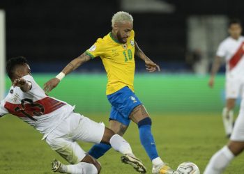 Brasil e Peru decidem vaga na final da Copa América nesta segunda