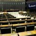 Deputados criam ajuda para famílias pobres comprarem gás de cozinha