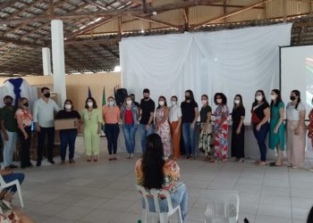 Prefeitura de Nova Venécia entrega 100 computadores para Educação