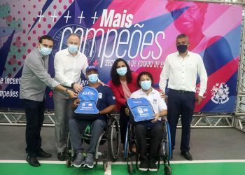 Governo do Estado entrega kits para contemplados pelo Bolsa Atleta e Compete Esportivo