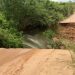 Força da água abre cratera e destrói estrada no interior do ES