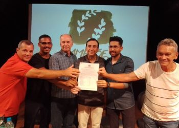 Governo entrega materiais esportivos do Campeões de Futuro em Brejetuba e Venda Nova do Imigrante