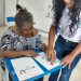 Professora trabalha Modelos Didáticos com alunas da Educação Especial