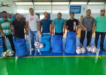 Municípios inscritos na Copa Sesport recebem materiais esportivos