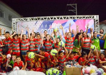Sesport realiza entrega de materiais esportivos do Campeões do Futuro no norte do Estado