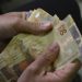 Promulgada lei que fixa o valor do salário mínimo em R$ 1.212