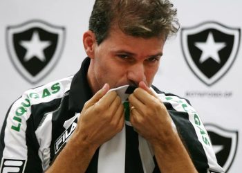 De volta ao futebol, Túlio Maravilha é o 4º maior artilheiro em atividade no mundo, atrás apenas de CR7, Messi e Lewandowski