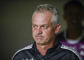 Santos anuncia demissão de Lisca