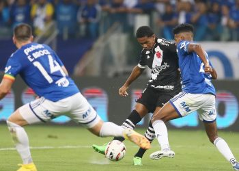 Vasco assiste festa do Cruzeiro e dá ares de decisão para rodada seguinte