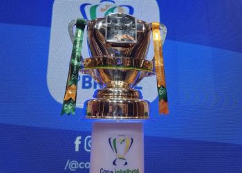Flamengo e Corinthians decidem título da Copa do Brasil no Maracanã