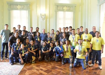 Governador recebe atletas e equipes medalhistas em competições nacionais e internacionais