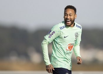 Neymar chega à 3ª Copa do Mundo da carreira como o principal jogador do Brasil