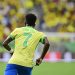 Brasil vence Colômbia de virada por 2 a 1 com gol de Vini Jr