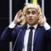 Nikolas é condenado a pagar R$ 200 mil por danos morais por usar peruca e ofender trans