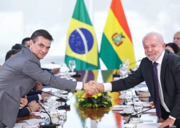 Brasil quer aumentar produção e importação de gás da Bolívia