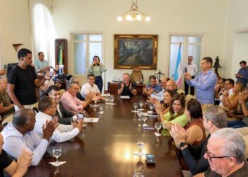 Governador assina Ordem de Serviço para obras de contenção da orla em Conceição da Barra